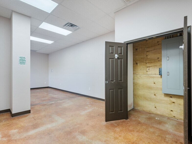 More Photos Of 6411 Highway 90 E, Knippa Refrigeration Cold Storage For Sale