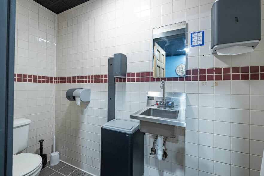 More Photos Of 229 N Belmont Ave, Springfield Storefront Retail Residential For Sale