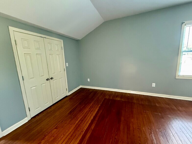 More Photos Of 103 N High St, Franklin Office Residential For Sale