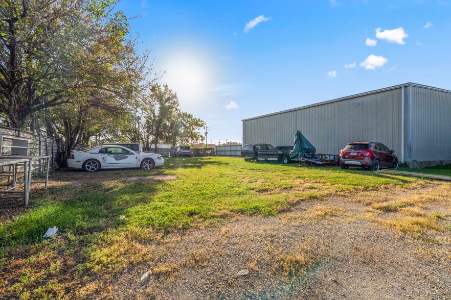 More Photos Of 1201 Preston Ave, Pasadena Auto Repair For Sale