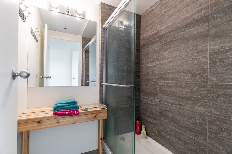 More Photos Of 2071 Kingsway Ave, Port Coquitlam Flex For Sale