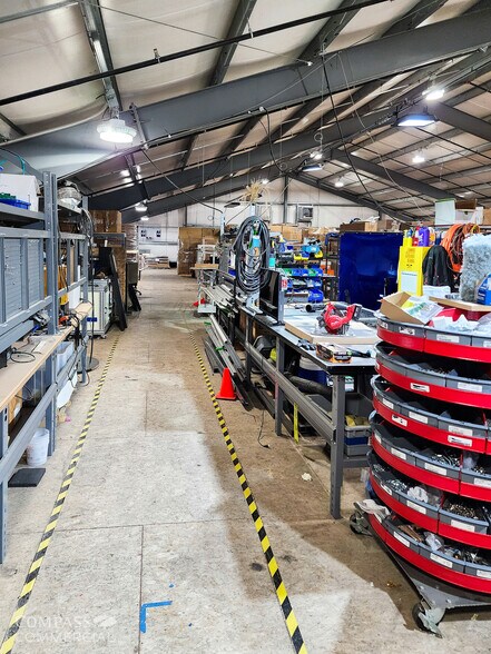 More Photos Of 63255 Jamison St, Bend Warehouse For Lease