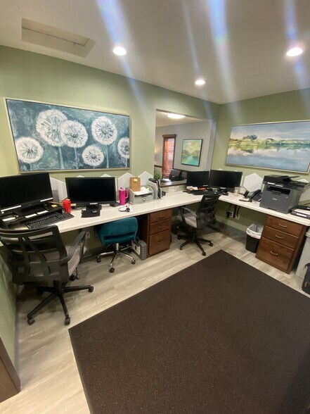 More Photos Of 1608 Ohm Ave, Eau Claire Office For Lease