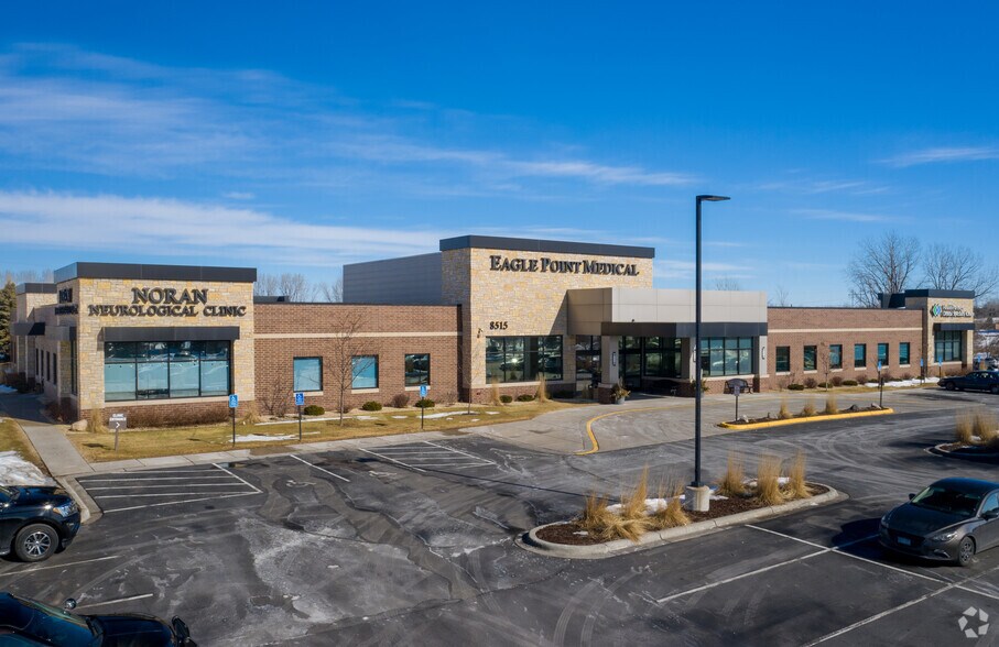 Primary Photo Of 8515 Eagle Point Blvd N, Lake Elmo Medical For Lease