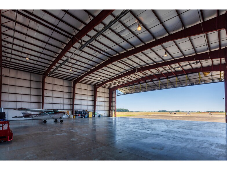 More Photos Of 3330 SE Three Mile Ln, McMinnville Light Manufacturing For Lease