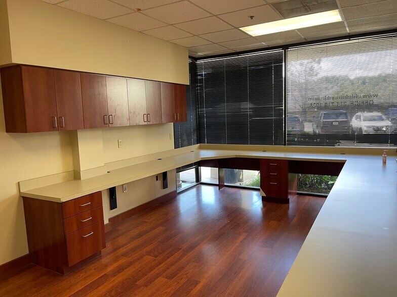 More Photos Of 4222 Trinity Mills Rd, Dallas Medical For Lease
