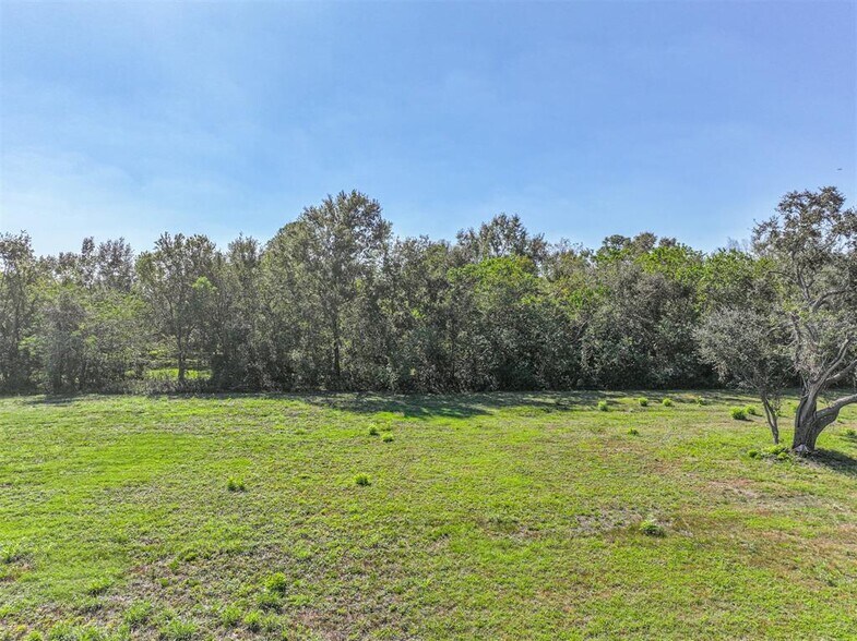 More Photos Of 300 W Edgewood Dr, Friendswood Land For Sale
