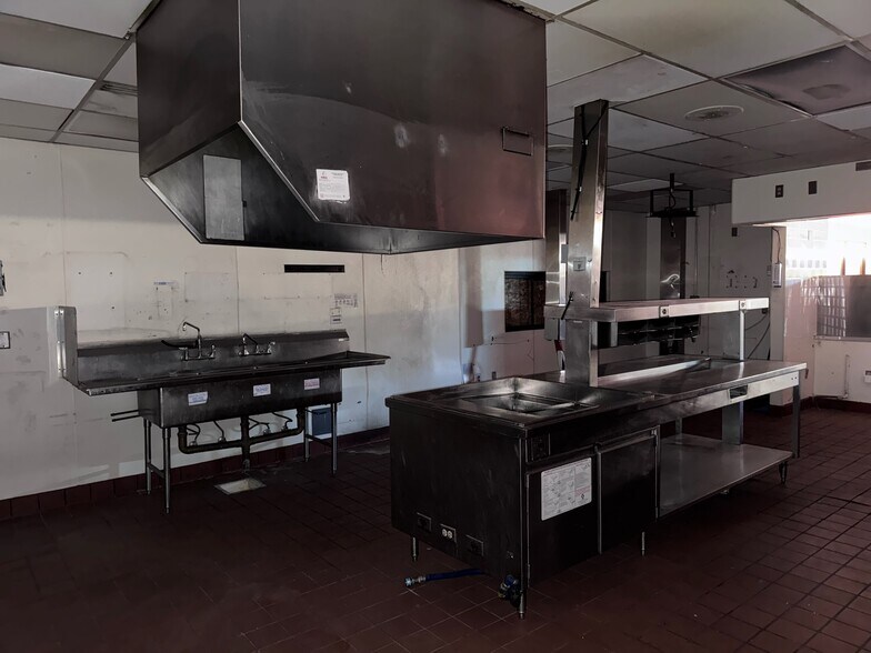 More Photos Of 50910 Seminole Dr, Cabazon Fast Food For Sale