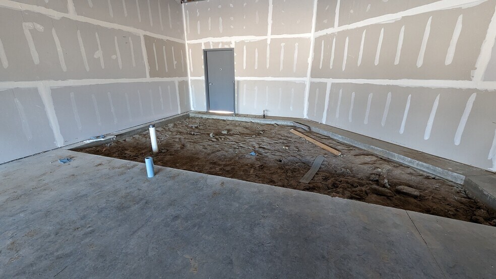 More Photos Of 2240 Prairie Ave, South Bend Storefront Retail Office For Lease