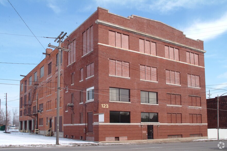 Primary Photo Of 123 E Wayne St, Lima Warehouse For Sale