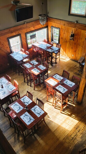 More Photos Of 8148 Main St, Garrettsville General Retail For Sale