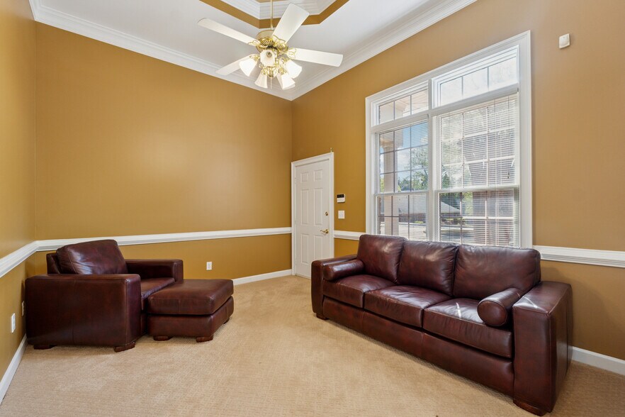 More Photos Of 301-304 Macy Dr, Roswell Medical For Sale