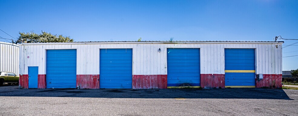 More Photos Of 180 Dr J A Wiltshire Ave E, Lake Wales Warehouse For Sale