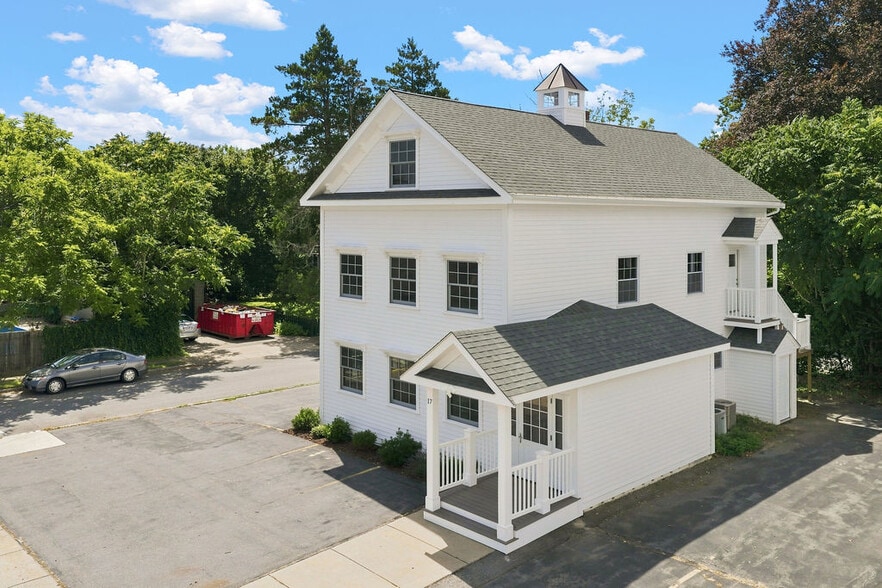 More Photos Of 17 Orchard St, New Bedford Office For Sale