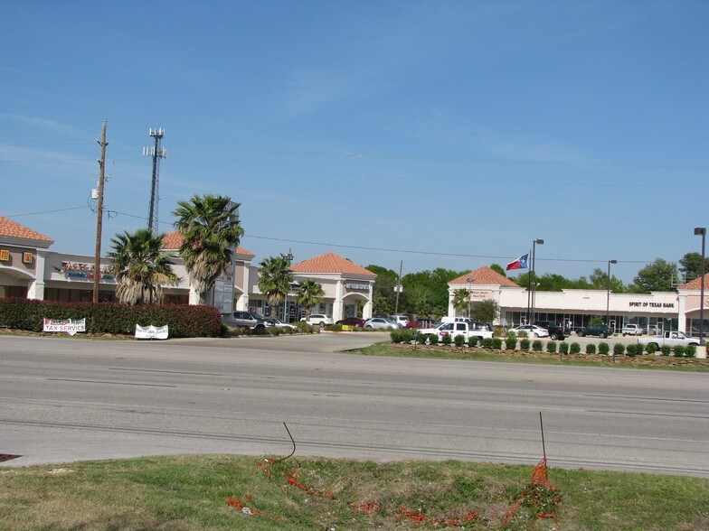 More Photos Of 27910 Tomball Pky, Tomball Unknown For Lease