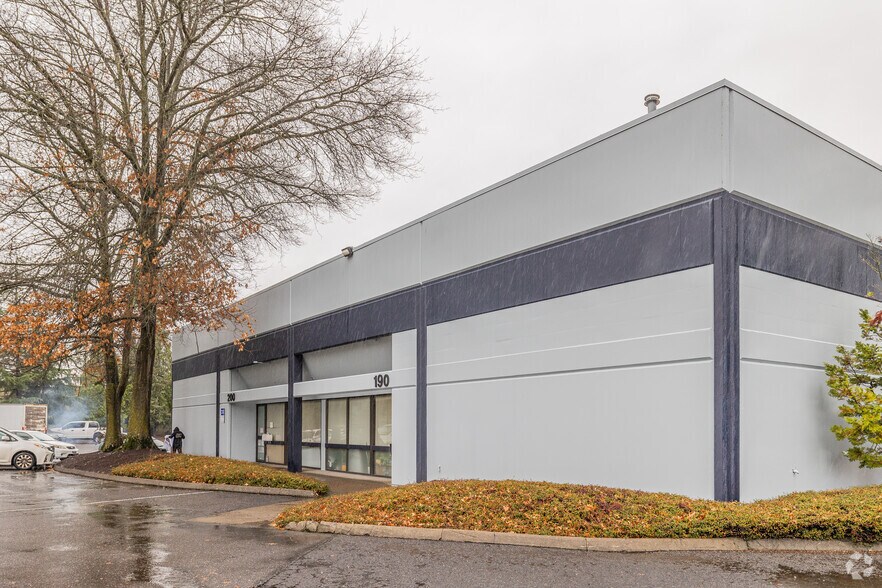 More Photos Of 7911 NE 33rd Dr, Portland Warehouse For Lease