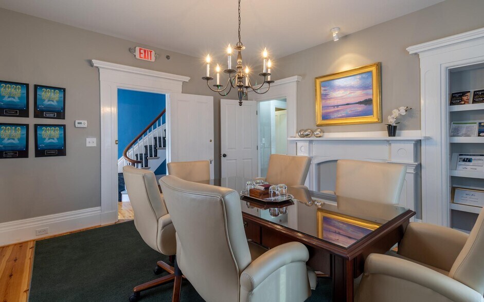 More Photos Of 110 Chapel St, Portsmouth Office For Lease