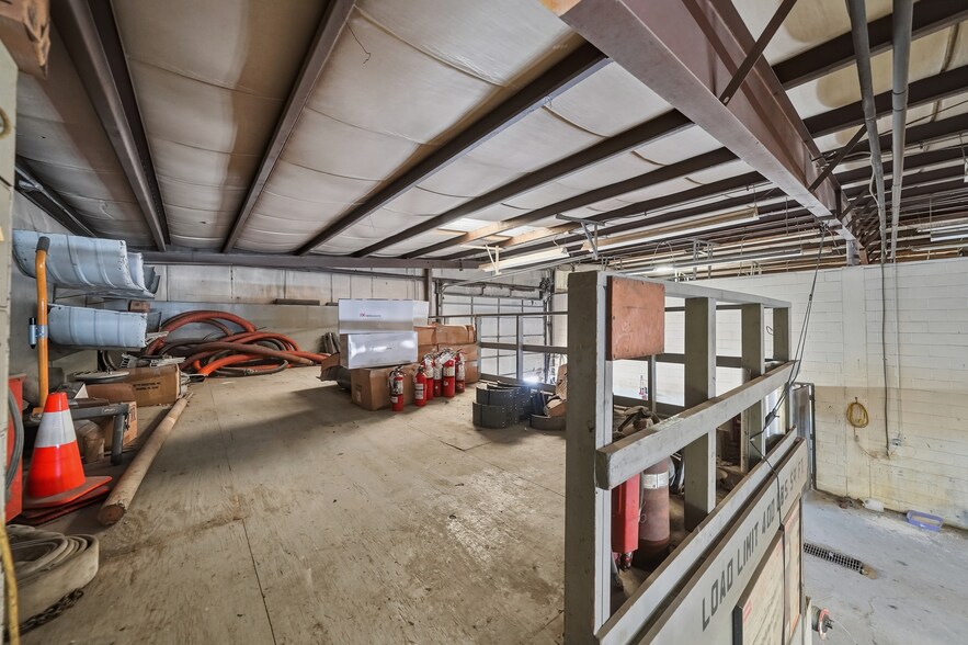 More Photos Of 1214 County Rd, Geneva Service For Sale