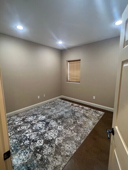 More Photos Of 6413 N State Highway 349, Midland Warehouse For Lease