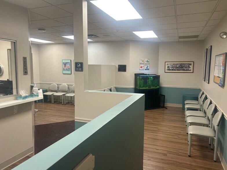 More Photos Of 6 Blackstone Valley Pl, Lincoln Medical For Sale