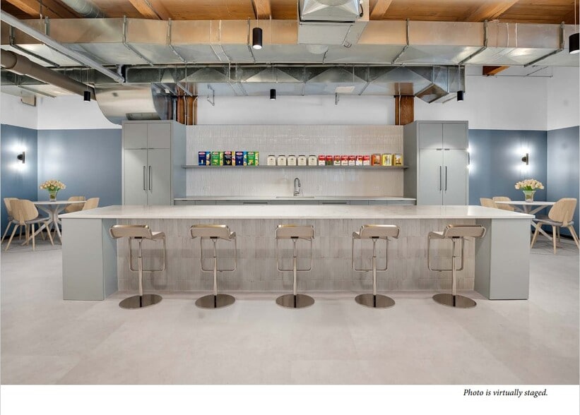 More Photos Of 314 W Superior St, Chicago Loft Creative Space For Lease