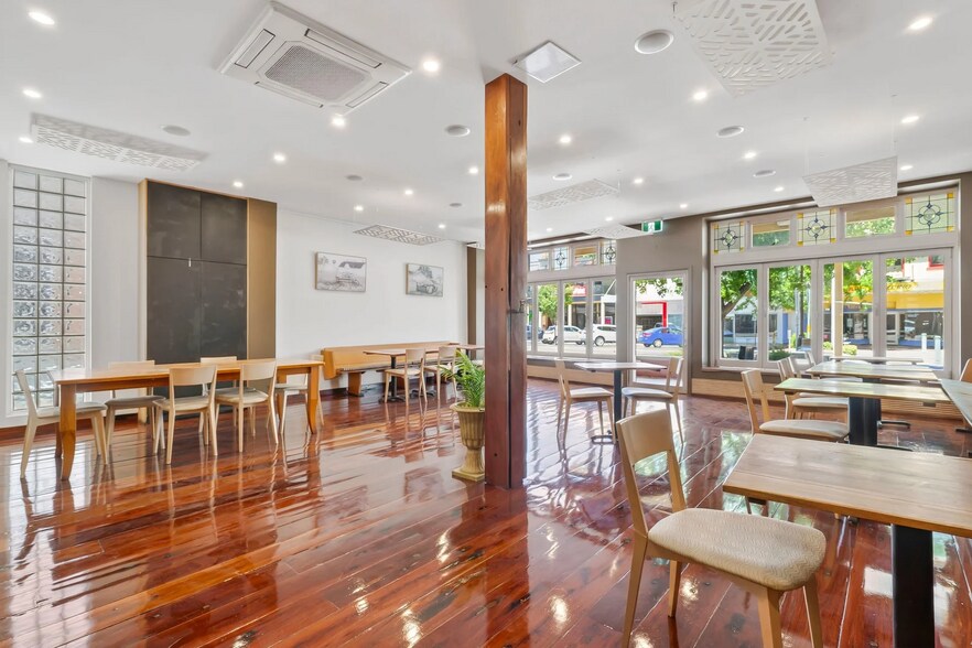 More Photos Of 98 Auburn St, Goulburn General Retail For Lease