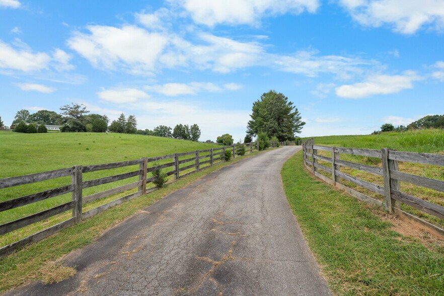More Photos Of 8509 S Lowell Rd, Bahama Land For Sale