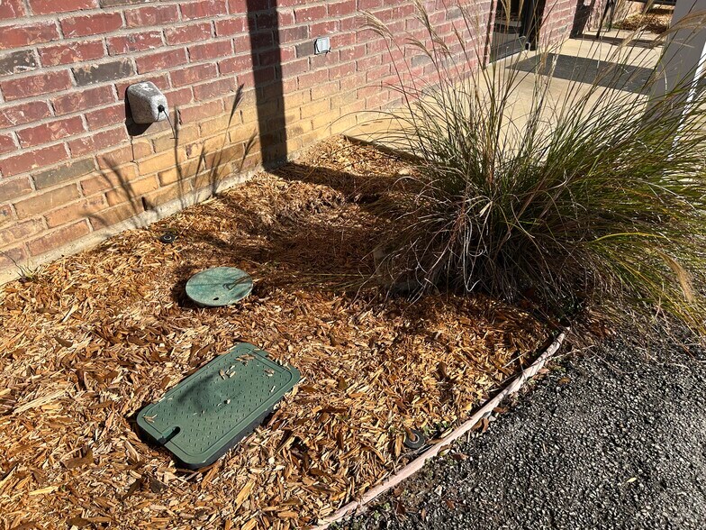 More Photos Of 140 AN County Road 140, Palestine Flex For Sale