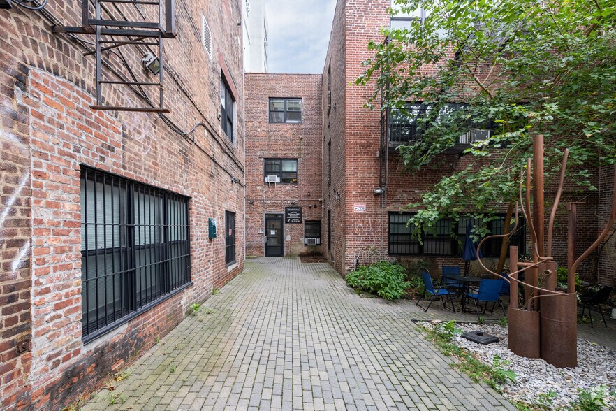 More Photos Of 350 Manhattan Ave, Brooklyn Apartments For Sale