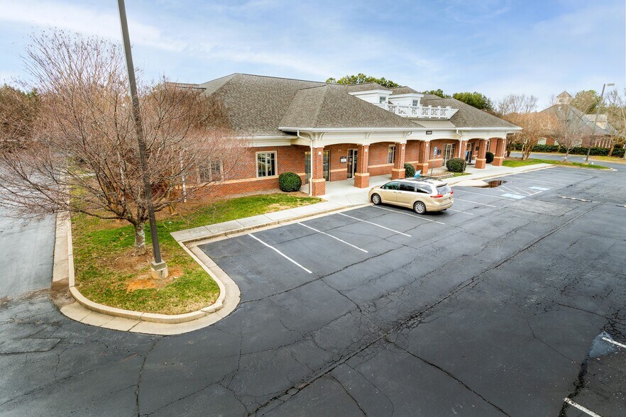 More Photos Of 3905 Johns Creek Ct, Suwanee Medical For Lease