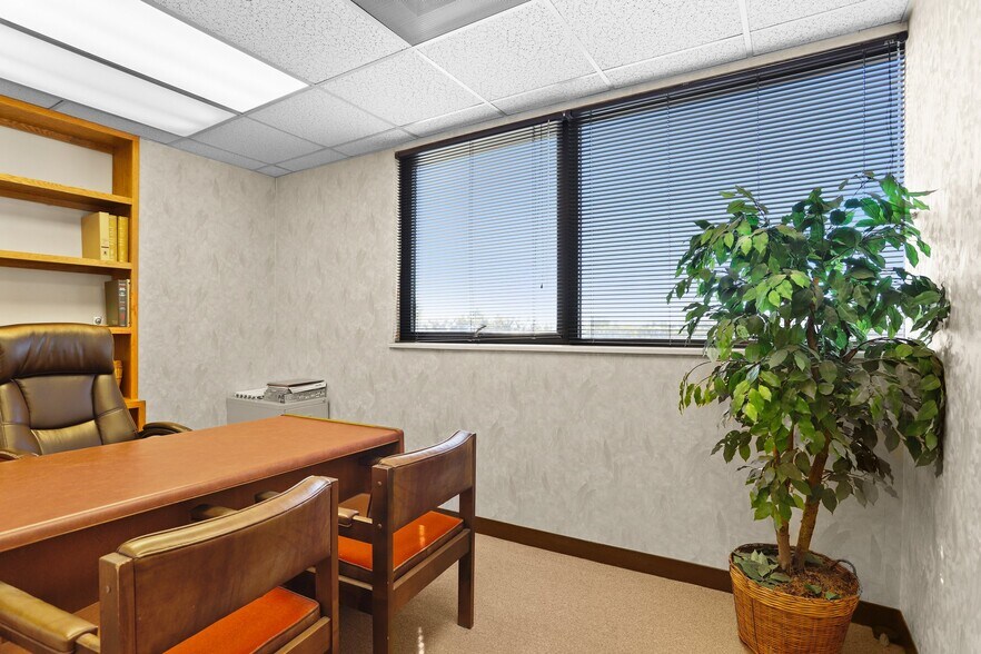 More Photos Of 999 N Tustin Ave, Santa Ana Medical For Sale