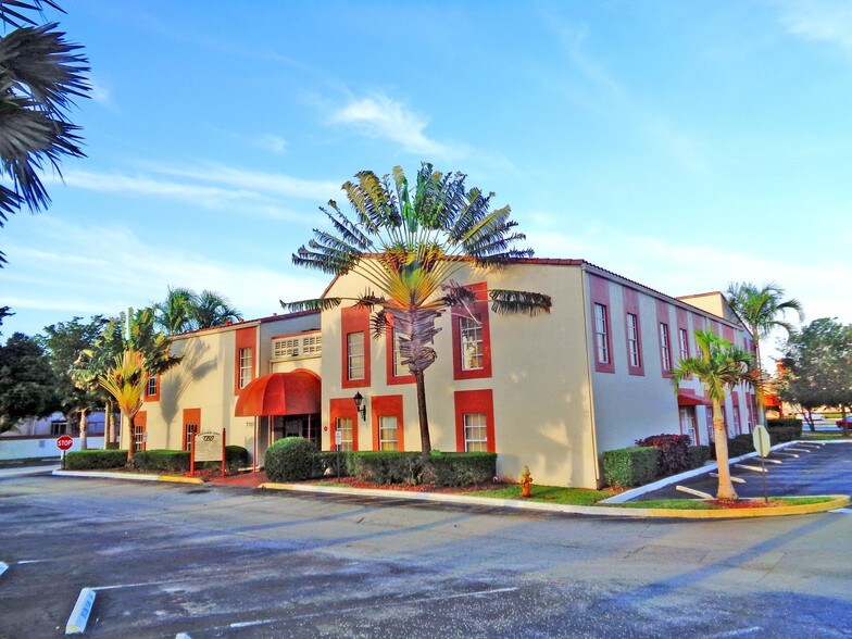 Primary Photo Of 7707 N University Dr, Tamarac Medical For Lease