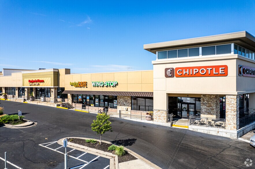 More Photos Of 101-195 N Parker St, Olathe Storefront For Lease