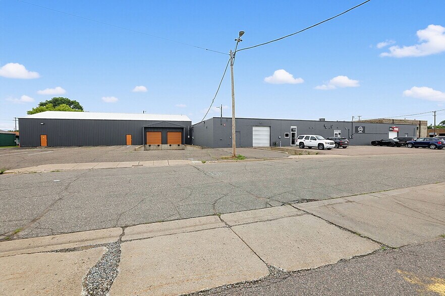 More Photos Of 585 1st St SE, Saint Cloud Warehouse For Sale