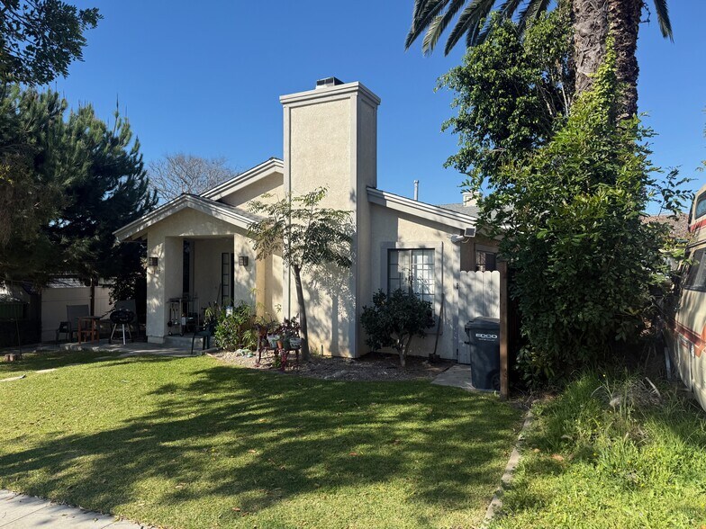 Primary Photo Of 1965 Saint Louis Ave, Signal Hill Apartments For Sale