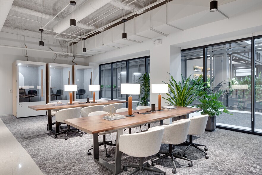 More Photos Of 3200 E Camelback Rd, Phoenix Coworking Space