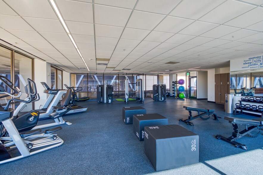 More Photos Of 2200 S Service Rd, Dallas Unknown For Lease