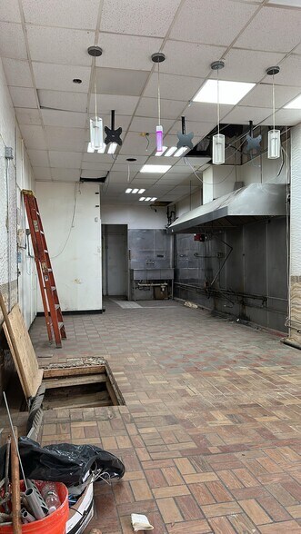 More Photos Of 332 E Gun Hill Rd, Bronx Freestanding For Lease