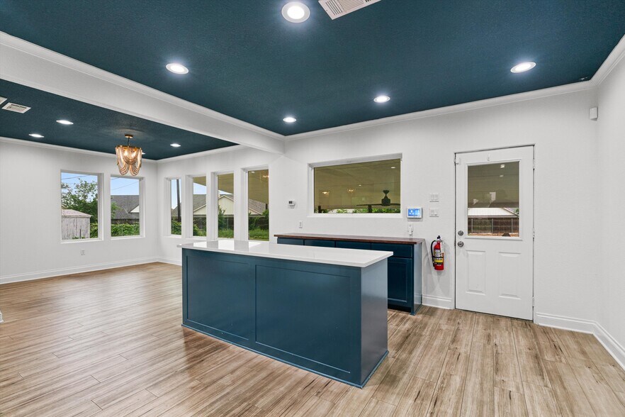 More Photos Of 2023 Main St, Liberty Hill Office For Sale