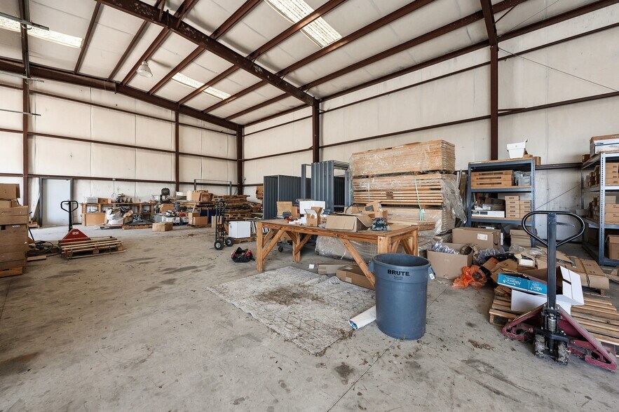 More Photos Of 165 Tecon Cv, Buda Warehouse For Lease
