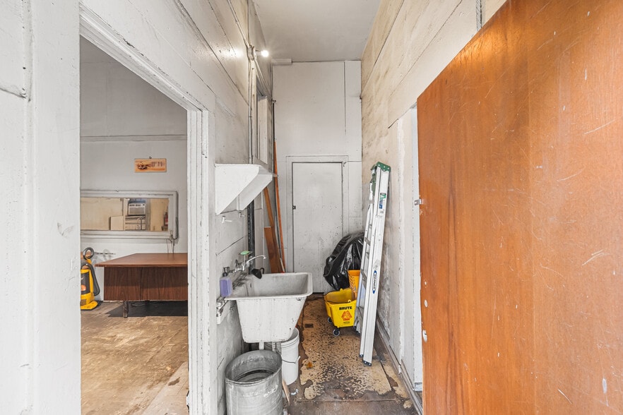 More Photos Of 600 S Ditman Ave, Los Angeles Multifamily For Sale