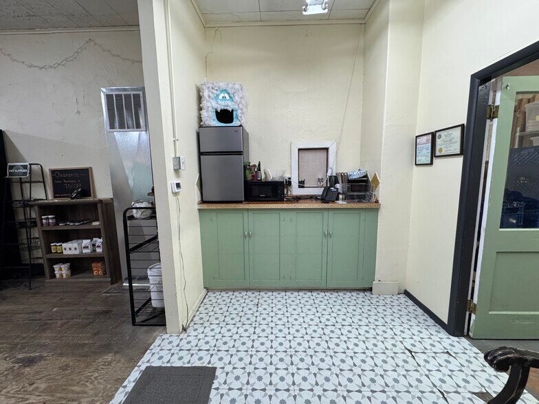 More Photos Of 87 S Main St, Keenesburg Storefront For Sale