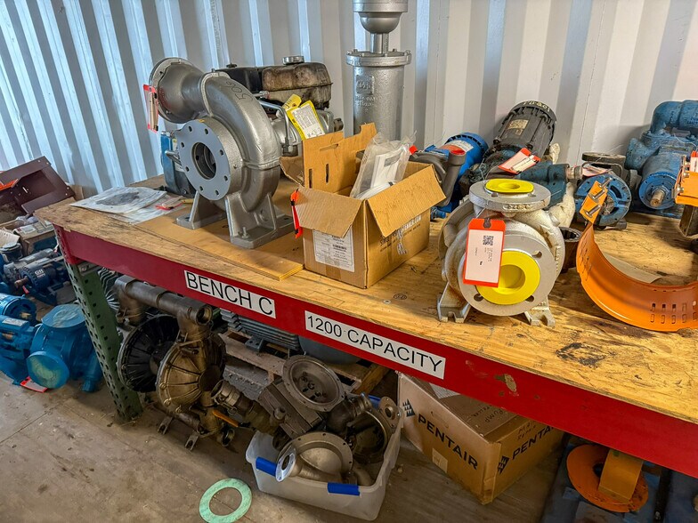 More Photos Of 5640 44th Ave S, Clinton Office For Sale