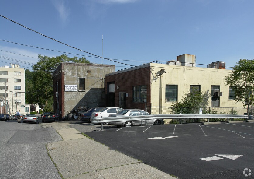More Photos Of 7 Intervale St, White Plains Flex For Lease