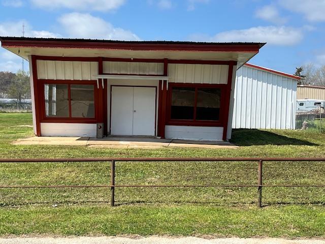 More Photos Of 2100 S 4th St, Crockett Light Distribution For Sale