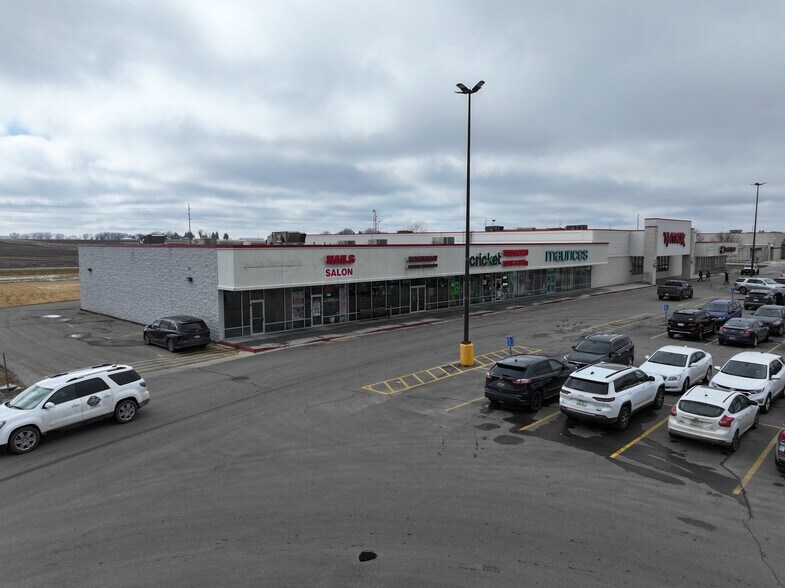 More Photos Of 700 11th St SW, Spencer General Retail For Sale