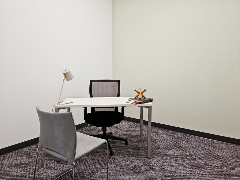 More Photos Of 4901 Eastpark Blvd, Madison Coworking Space