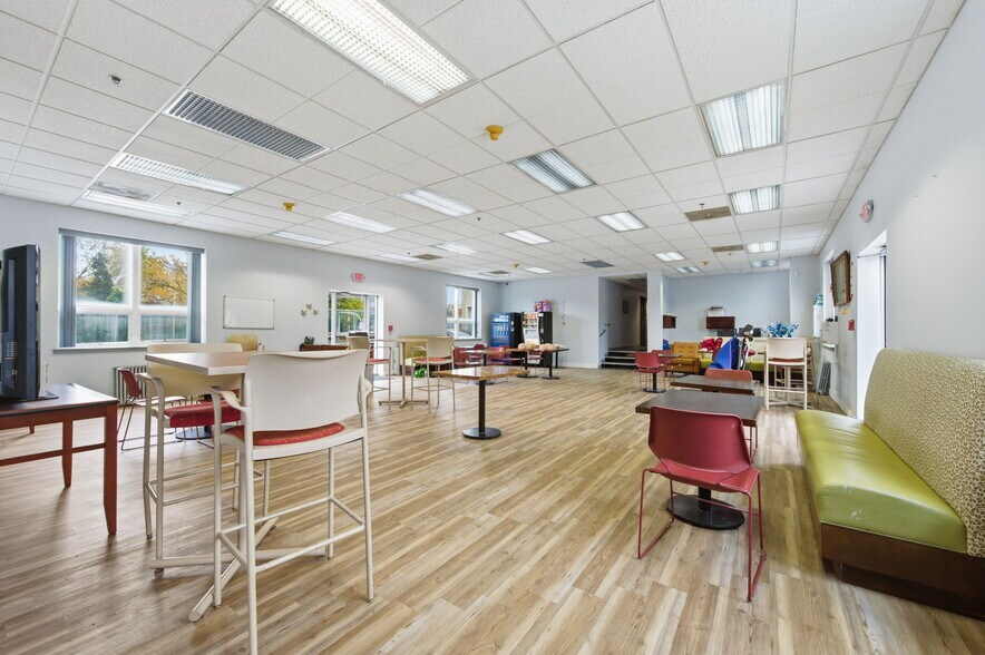 More Photos Of 910 Gilpin Ave, Wilmington Medical For Sale