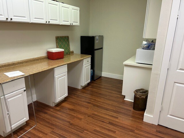 More Photos Of 1100 Commercial Blvd, Naples Light Distribution For Lease