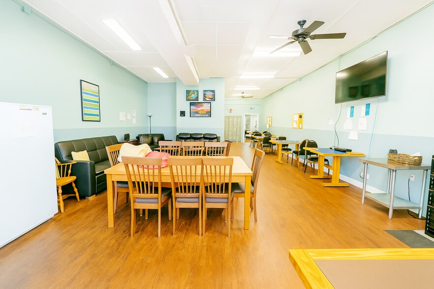 Primary Photo Of 11-23 Bannard St, Freehold Warehouse For Lease